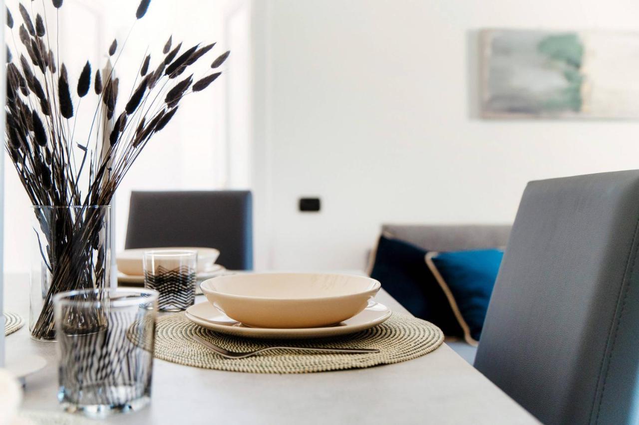 Shades Of Lake - Blue Apartment Como Exterior photo